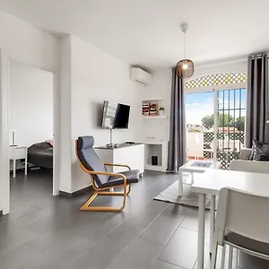  Apartamento 1 Bedroom In Verano Azul, Free Wi-fi